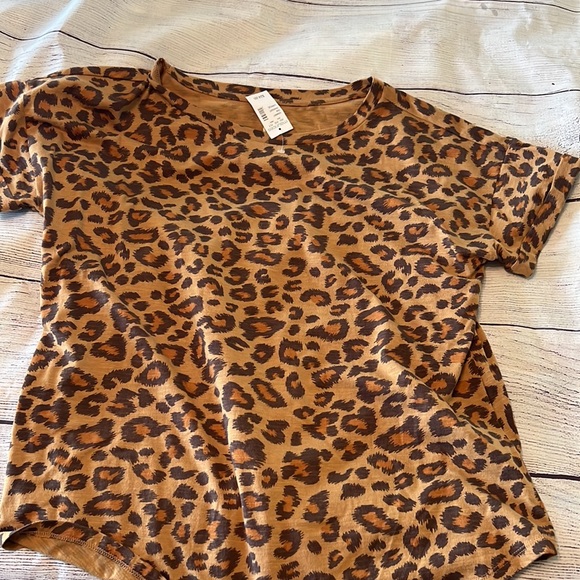 Maurice’s cheetahs top size large with tags - Picture 5 of 7